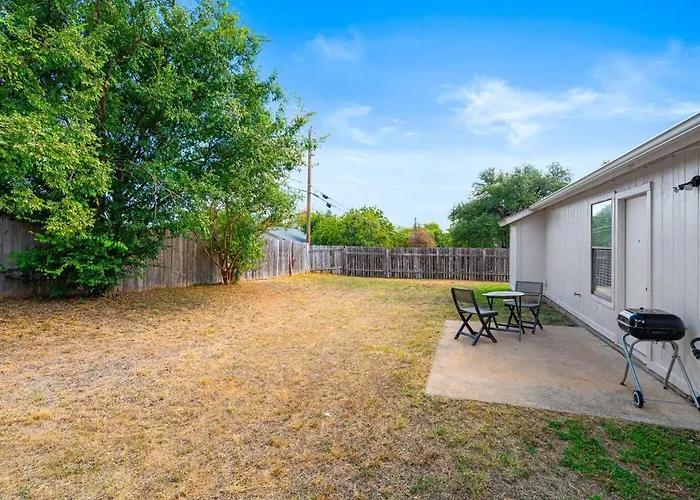 Spacious Family In W Private Yard *