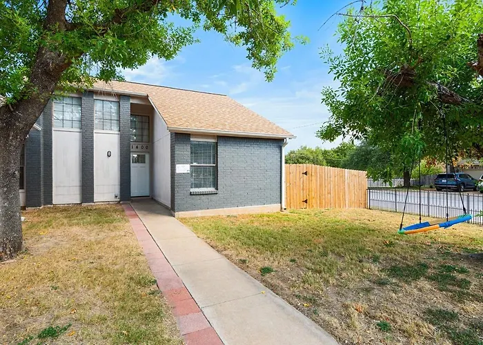 Spacious Family In W Private Yard *