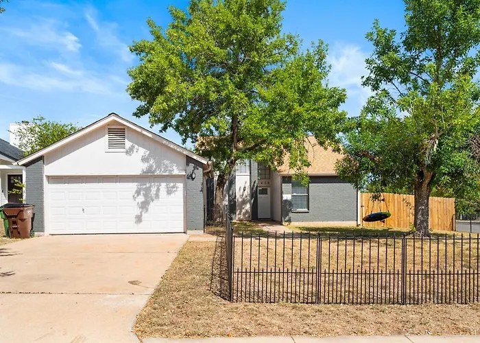Spacious Family In W Private Yard *