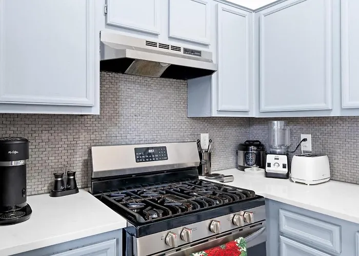 Spacious Family In W Private Yard Holiday home