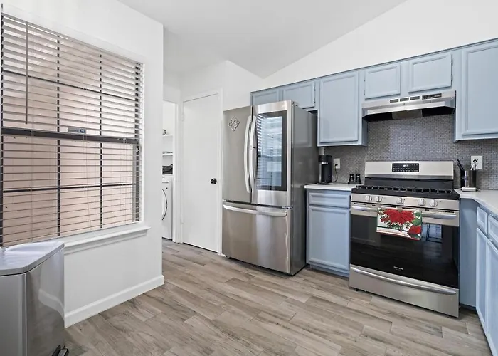 Spacious Family In W Private Yard Holiday home